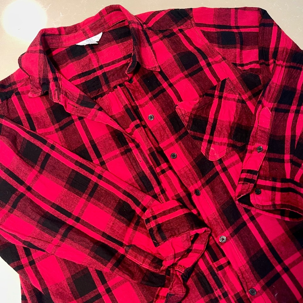 Time and Tru Red & Black Plaid Flannel Button-Up | Women’s Size XL